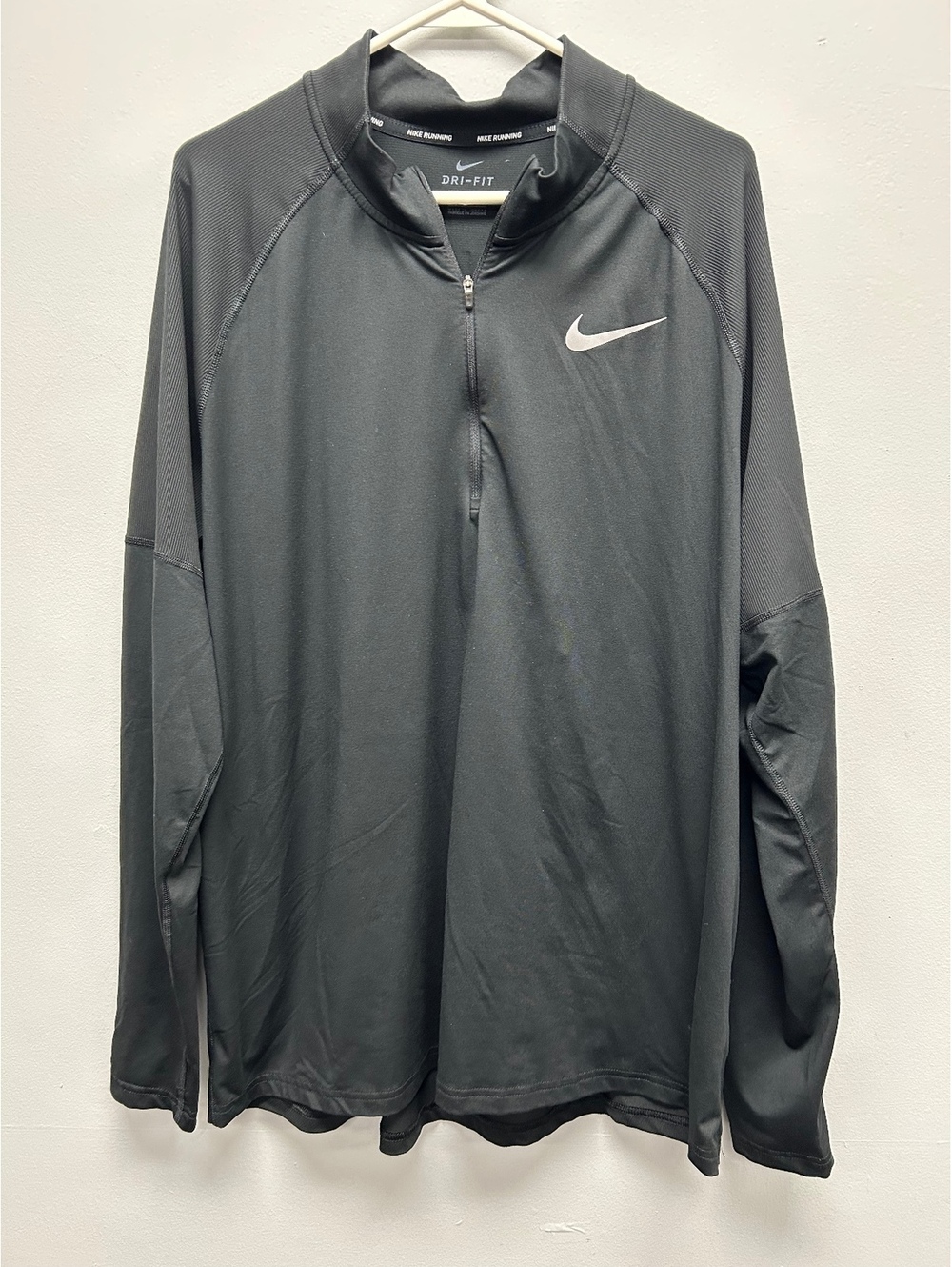 Nike Running Dri-FIT Men's XXL Black Long Sleeve Quarter-Zip Shirt
